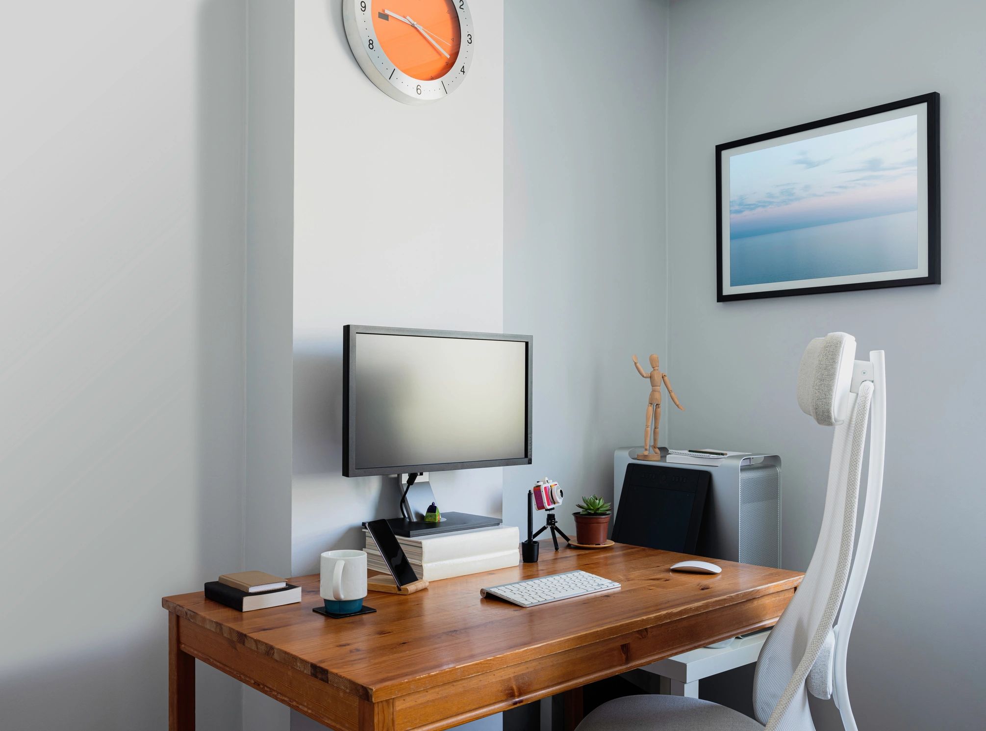 Modern desktop computer workstation for office and business use